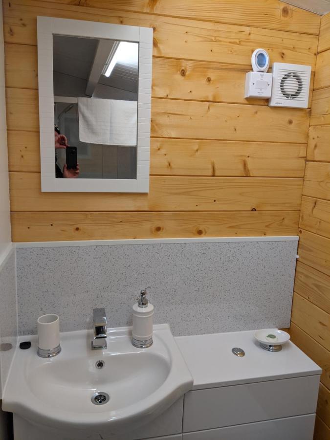 Foxhill Lodges 캔터베리 외부 사진